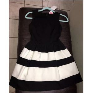 Women’s Small Black and White Stripe Dress